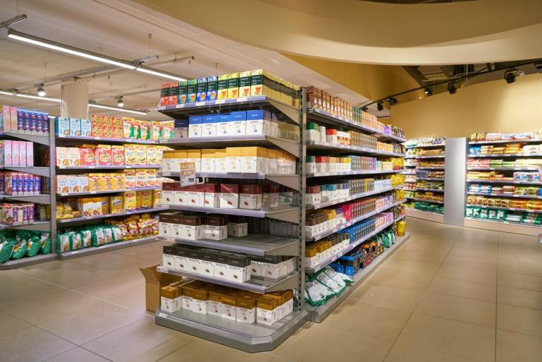 Pose de gondoles pour supermarchés, réussir l'installation